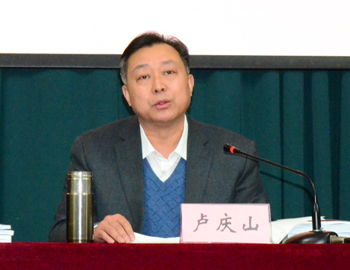 学生在各类比赛实践活动中(一)